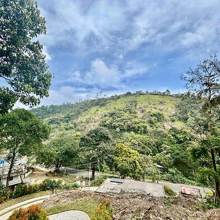Vandiperiyār Misty Heights Peermade - Private Mountain Villa Retreat מראה חיצוני תמונה